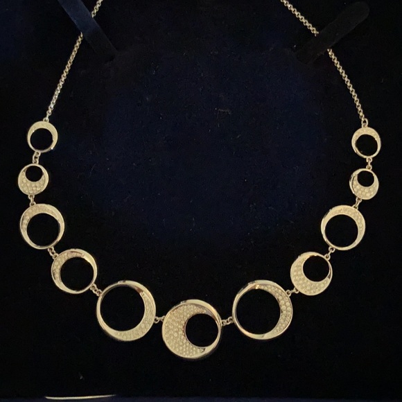 Sliver Swarovski circle necklace - Picture 2 of 4
